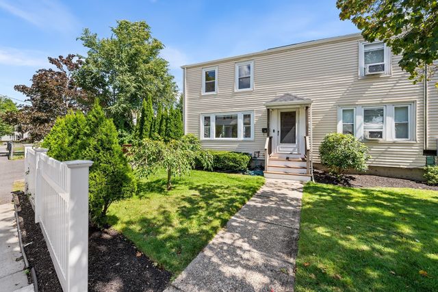 5 Falmouth Rd, Watertown, MA 02472