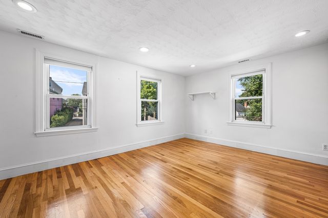 5 Falmouth Rd, Watertown, MA 02472