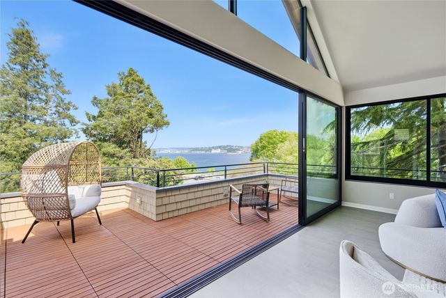 1311 Palm Avenue SW, Seattle, WA 98116