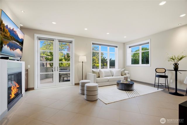 1311 Palm Avenue SW, Seattle, WA 98116