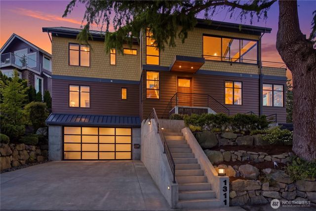 1311 Palm Avenue SW, Seattle, WA 98116
