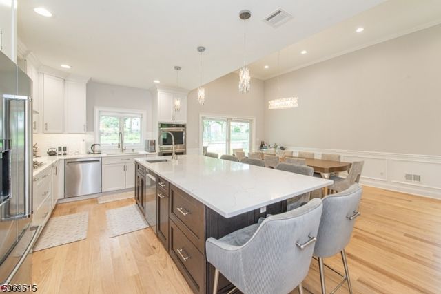 40 Lee Rd, Livingston Twp., NJ 07039