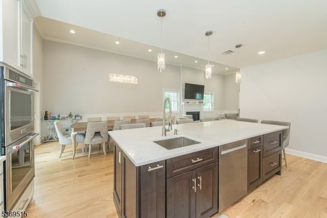 40 Lee Rd, Livingston Twp., NJ 07039