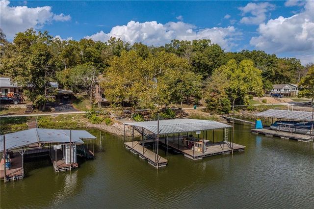 28253 W Cove Drive, Lincoln, MO 65338