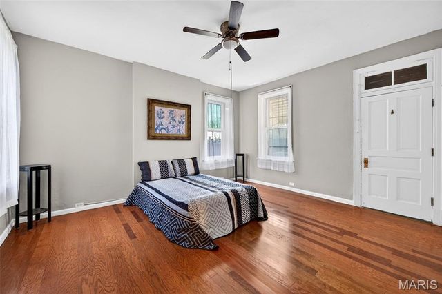 2048 Russell Boulevard, St Louis, MO 63104