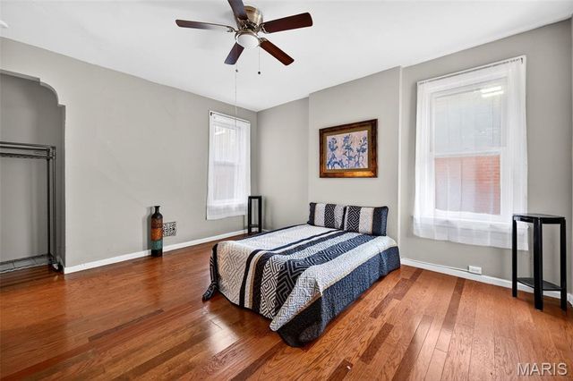 2048 Russell Boulevard, St Louis, MO 63104