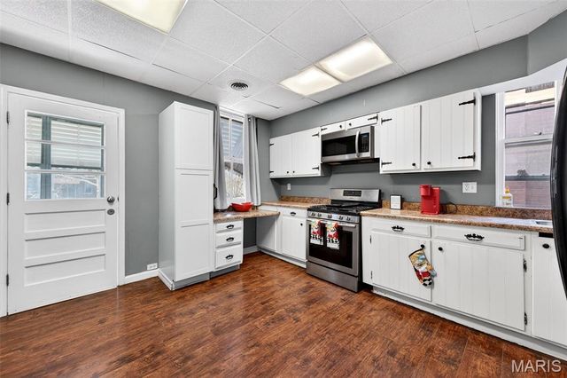 2048 Russell Boulevard, St Louis, MO 63104