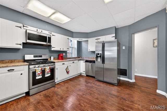 2048 Russell Boulevard, St Louis, MO 63104