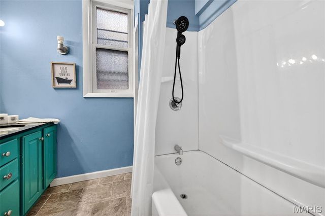 2048 Russell Boulevard, St Louis, MO 63104