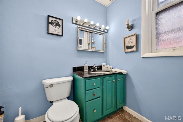 2048 Russell Boulevard, St Louis, MO 63104