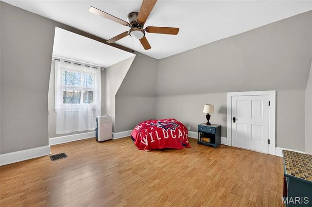 2048 Russell Boulevard, St Louis, MO 63104