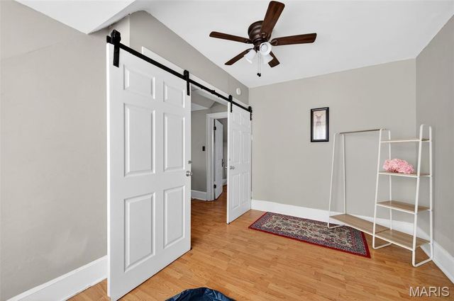 2048 Russell Boulevard, St Louis, MO 63104