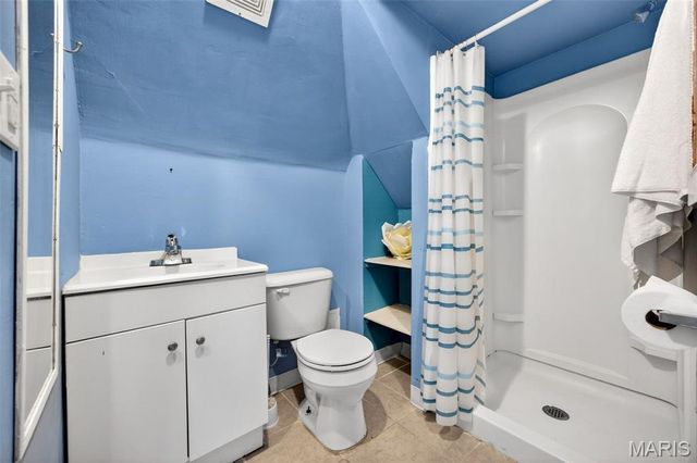 2048 Russell Boulevard, St Louis, MO 63104