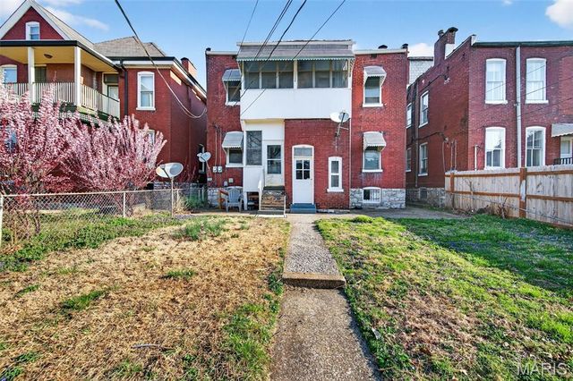 2048 Russell Boulevard, St Louis, MO 63104