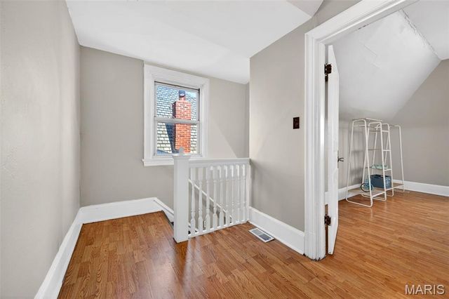 2048 Russell Boulevard, St Louis, MO 63104