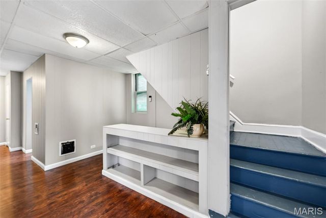 2048 Russell Boulevard, St Louis, MO 63104