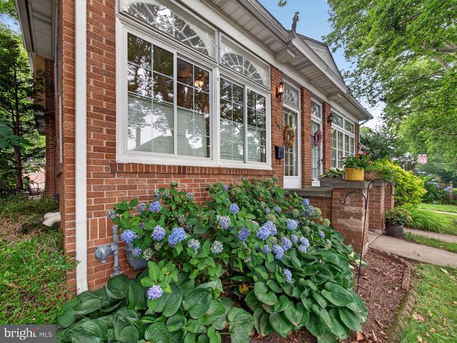 2445 W ALLEN ST, Allentown, PA 18104