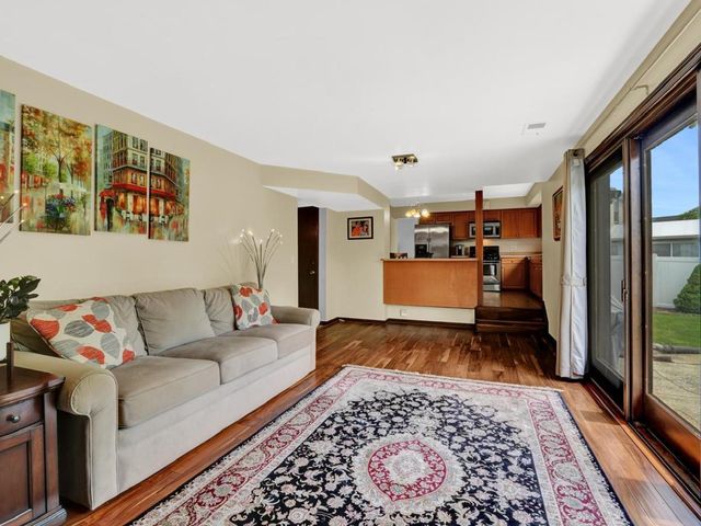 411 Arlington Avenue, Westmont, IL 60559