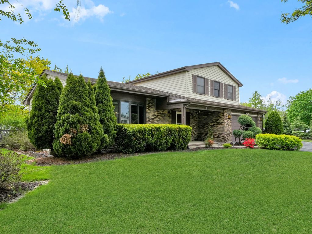 411 Arlington Avenue, Westmont, IL 60559