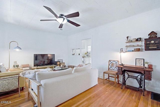 3214 Descanso Drive, Los Angeles, CA 90026