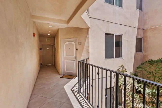 11280 La Maida Street 303, North Hollywood, CA 91601