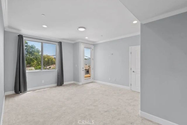 11280 La Maida Street 303, North Hollywood, CA 91601