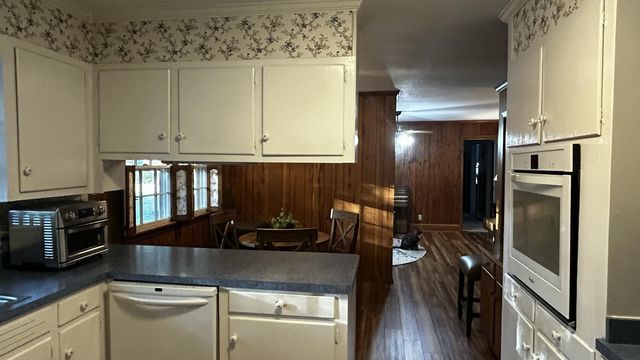 617 Pickwood Drive, Manning, SC 29102