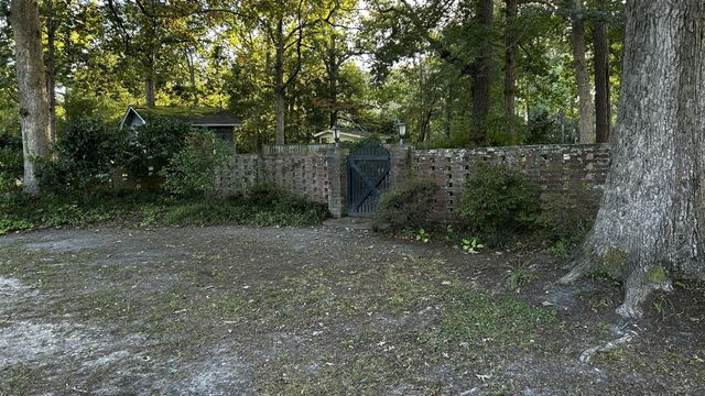 617 Pickwood Drive, Manning, SC 29102