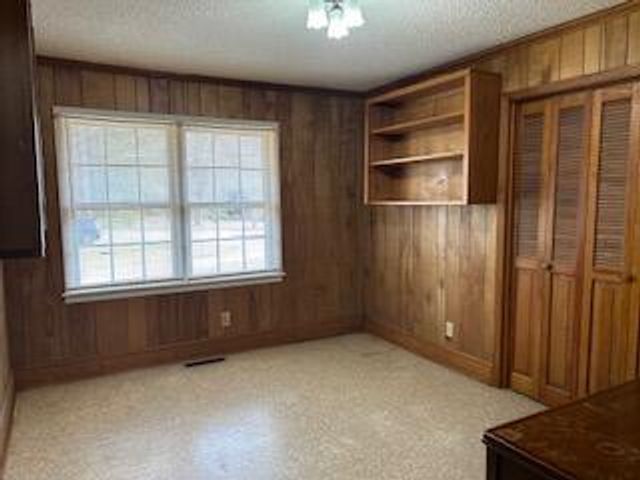 617 Pickwood Drive, Manning, SC 29102