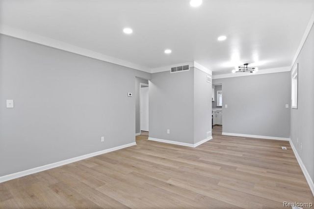 4452 Edgewood Street, Dearborn Heights, MI 48125