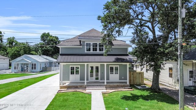 412 Main Street, Bay Saint Louis, MS 39520