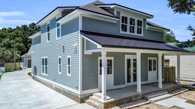 412 Main Street, Bay Saint Louis, MS 39520