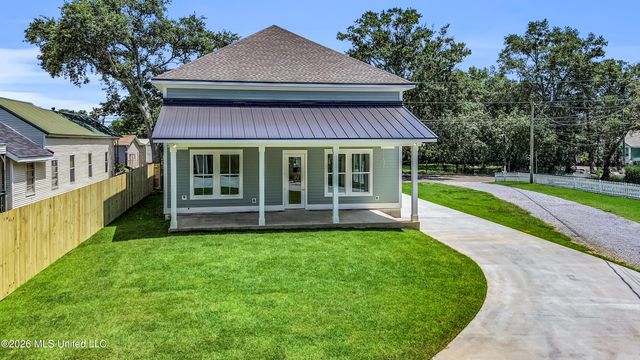 412 Main Street, Bay Saint Louis, MS 39520