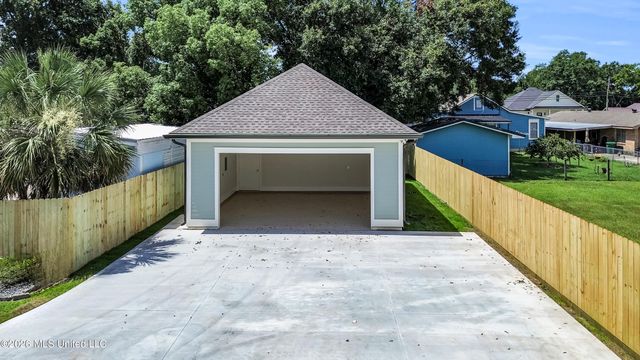 412 Main Street, Bay Saint Louis, MS 39520