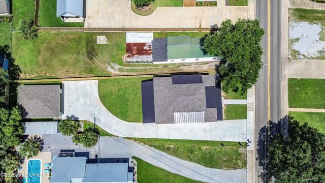 412 Main Street, Bay Saint Louis, MS 39520
