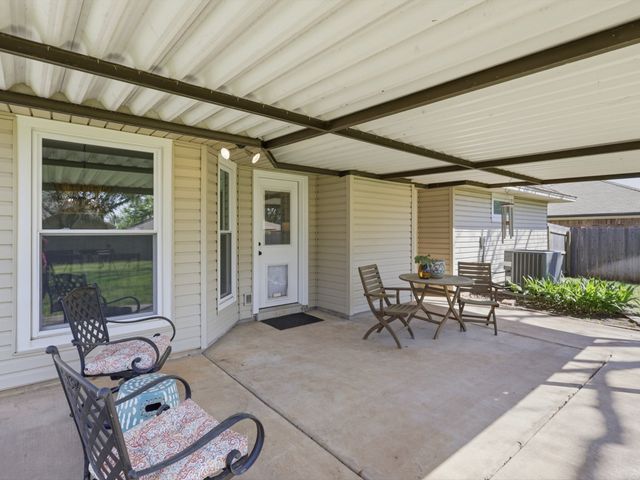 2021 N Lake Trail, Denton, TX 76201