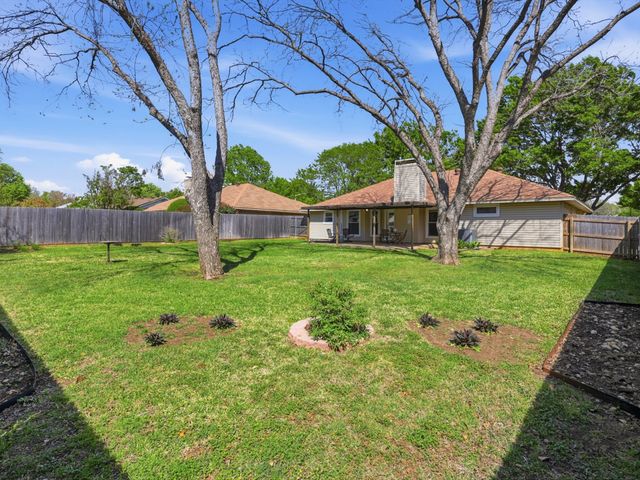 2021 N Lake Trail, Denton, TX 76201