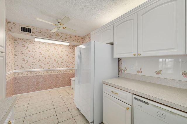 1882 PINE RIDGE WAY W C2, Palm Harbor, FL 34684
