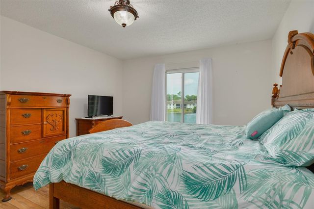1882 PINE RIDGE WAY W C2, Palm Harbor, FL 34684