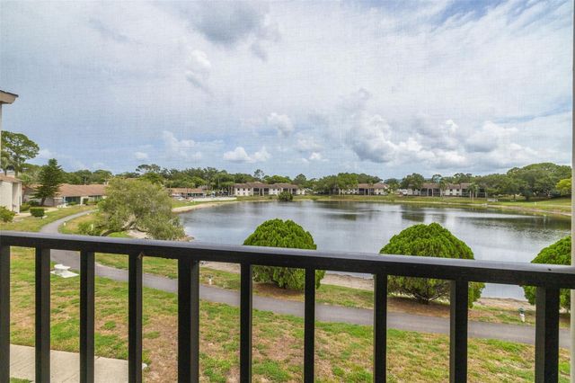 1882 PINE RIDGE WAY W C2, Palm Harbor, FL 34684