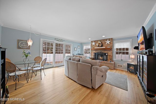 69 Chestnut Court, Brick, NJ 08723