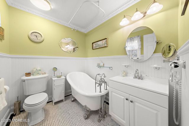 69 Chestnut Court, Brick, NJ 08723