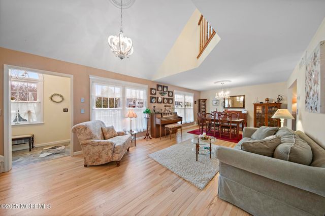 69 Chestnut Court, Brick, NJ 08723