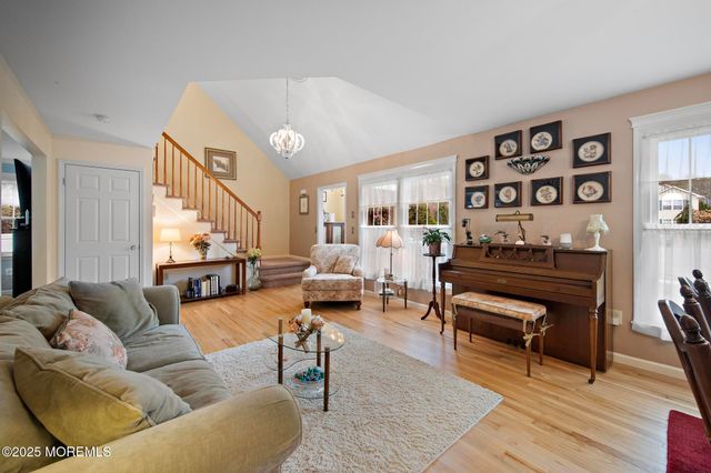 69 Chestnut Court, Brick, NJ 08723