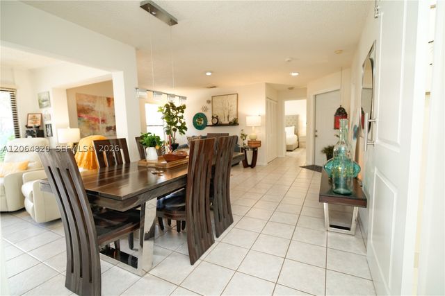 14945 SW 49th Ln H-6, Miami, FL 33185