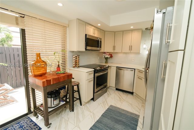 14945 SW 49th Ln H-6, Miami, FL 33185