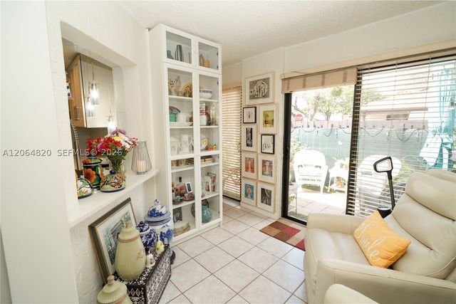 14945 SW 49th Ln H-6, Miami, FL 33185