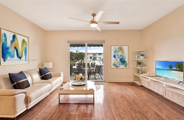 2533 NE 15th St, Pompano Beach, FL 33062