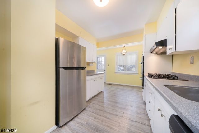 38 Inwood Rd, Chatham Boro, NJ 07928