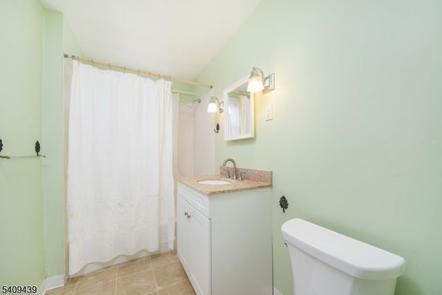 38 Inwood Rd, Chatham Boro, NJ 07928